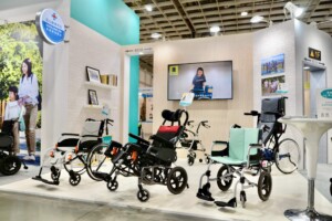 different-types-of-wheelchair-in-a-store